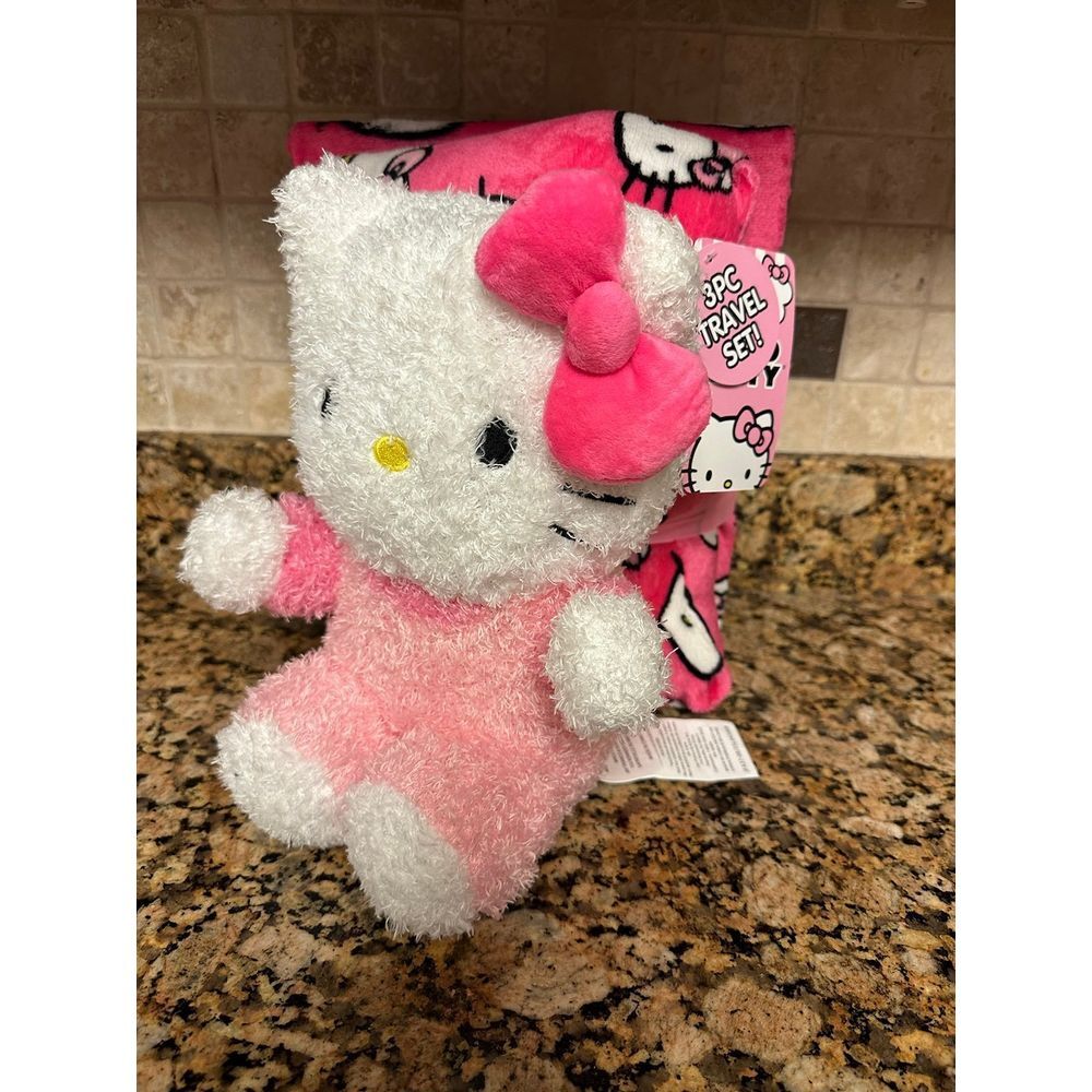 Hello Kitty 3 piece pink travel set blanket‎ plush and pillow